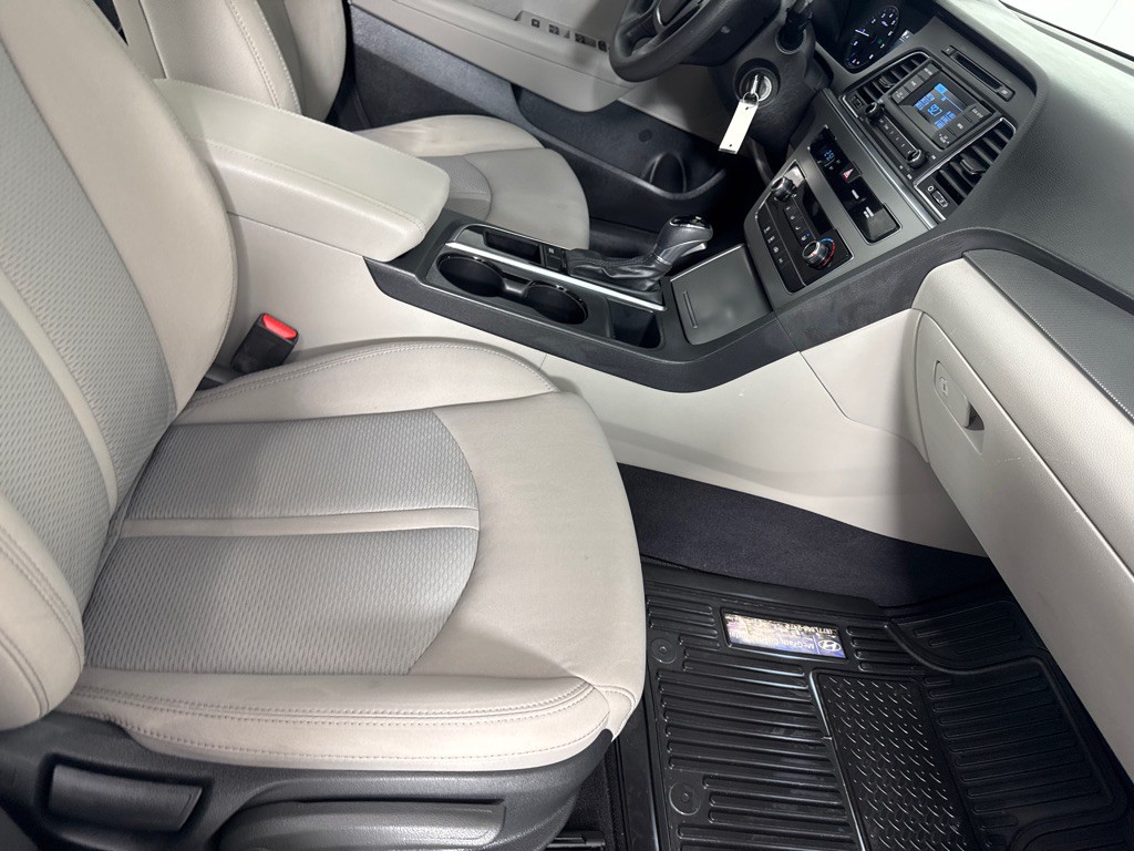 2015 Hyundai Sonata Image 24
