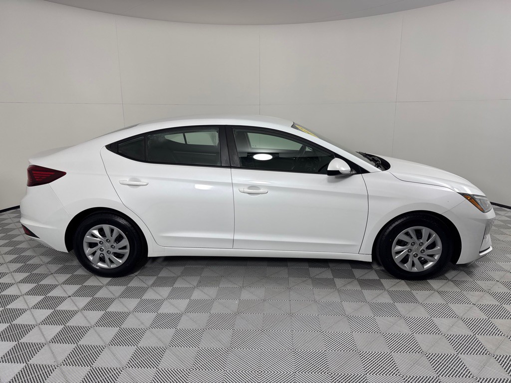 2019 Hyundai Elantra Image 4