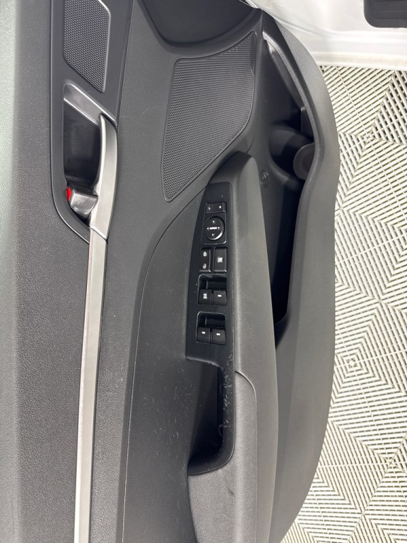 2019 Hyundai Elantra Image 11