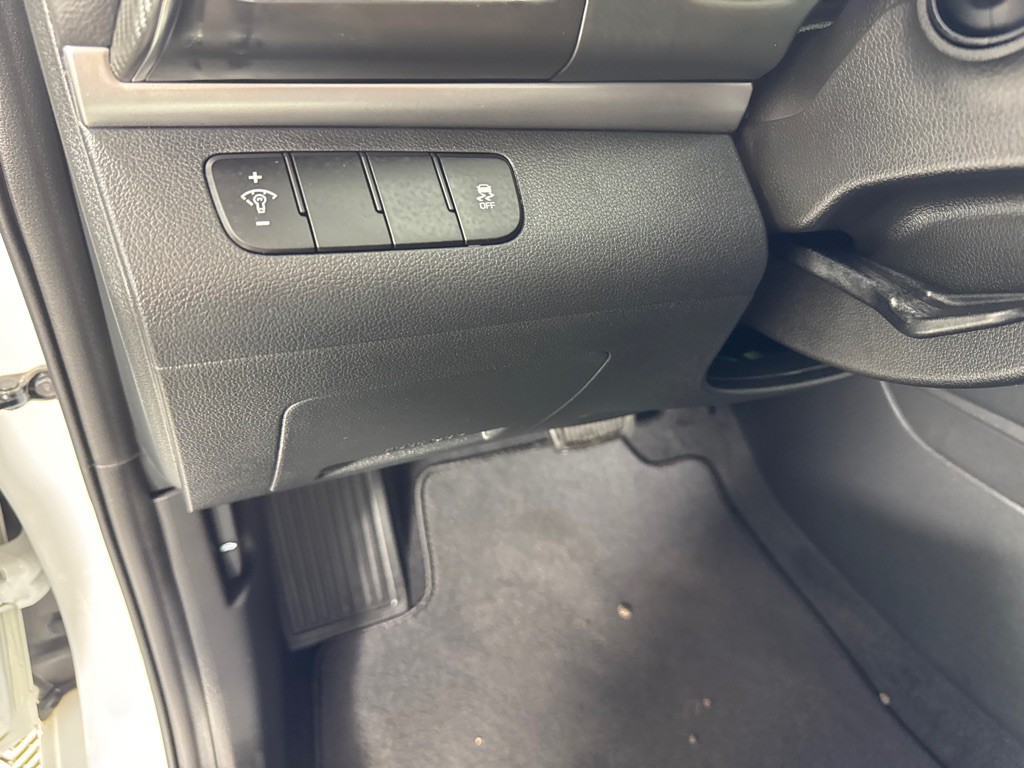 2019 Hyundai Elantra Image 14