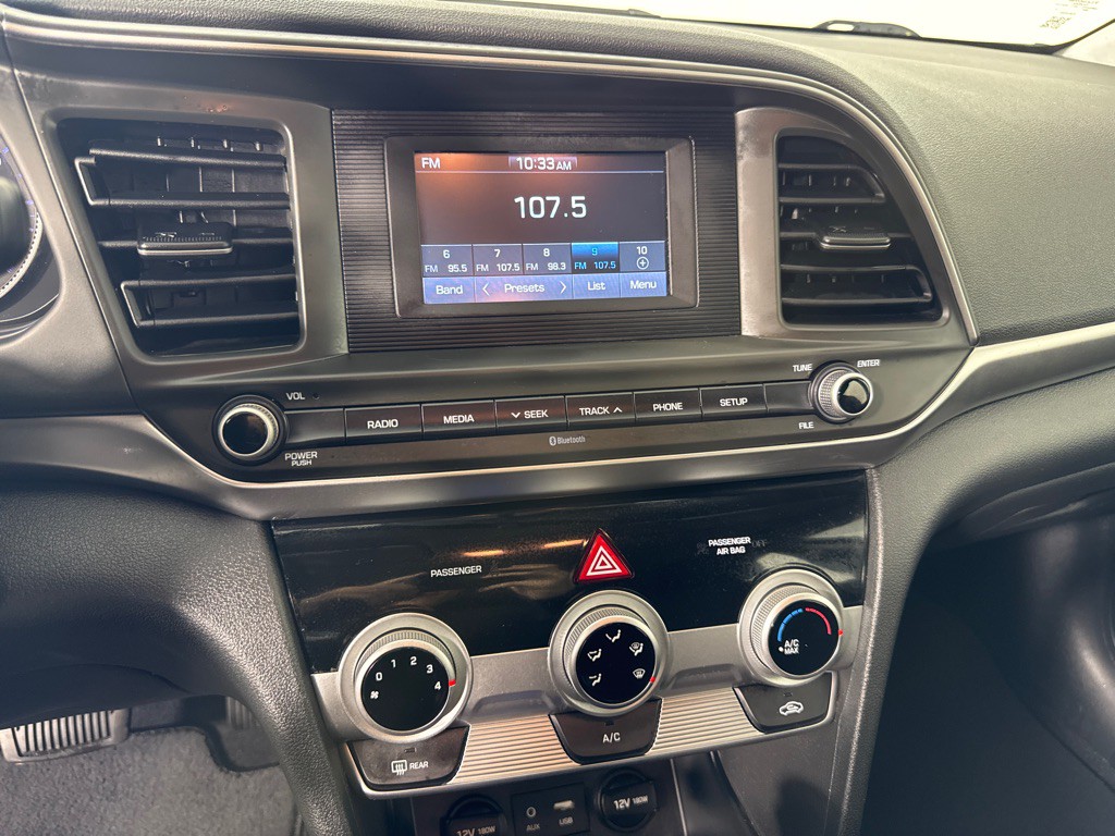 2019 Hyundai Elantra Image 16