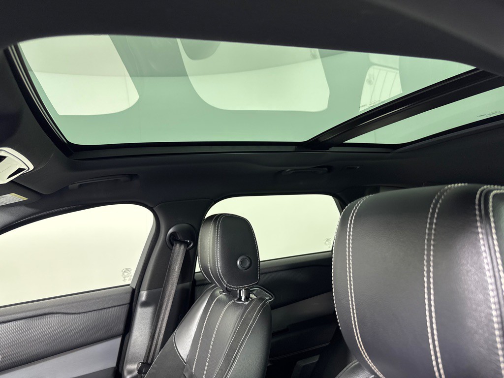 2018 Land Rover Range Rover Image 16