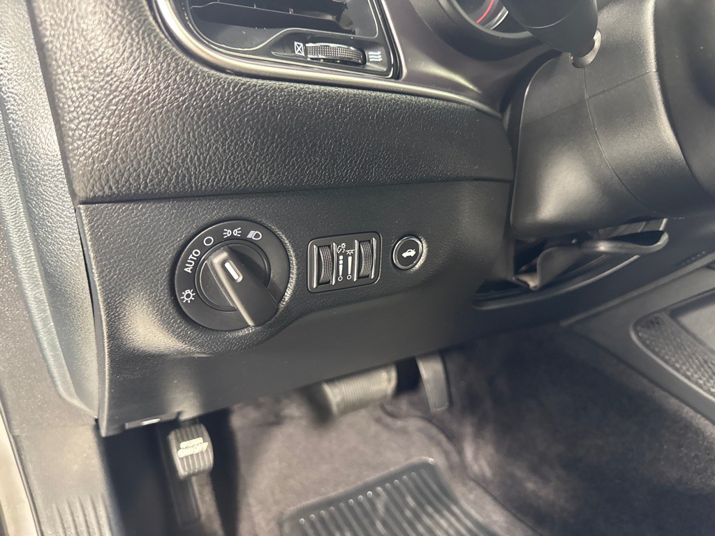 2018 Dodge Challenger Image 16