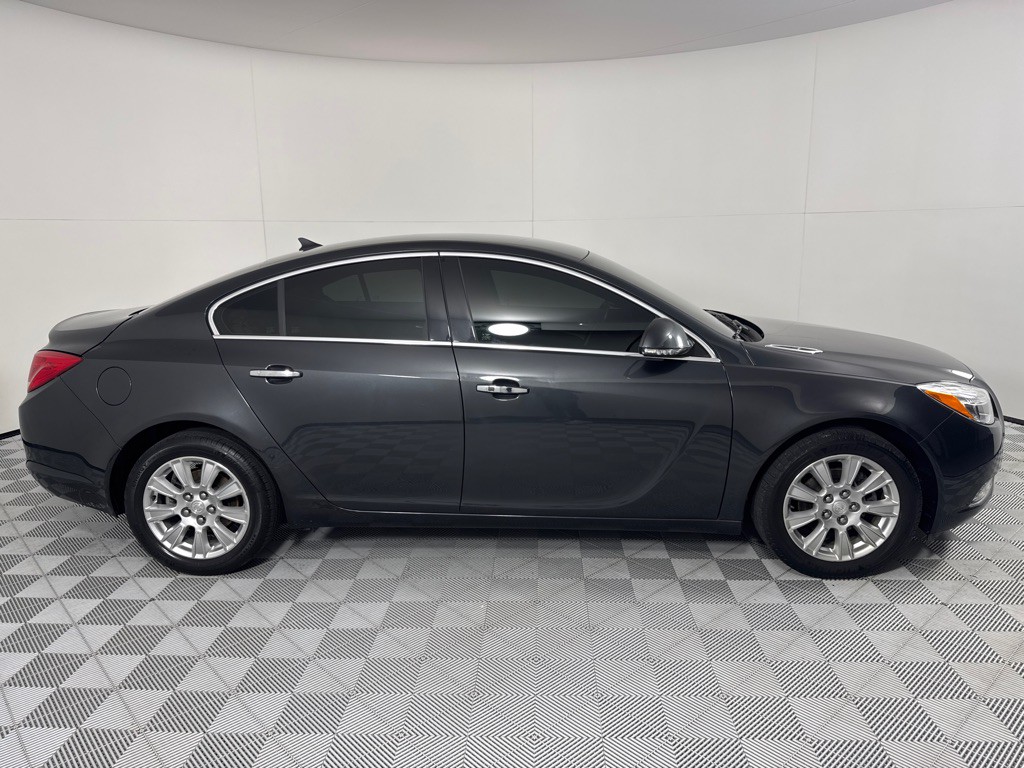 2012 Buick Regal Image 4