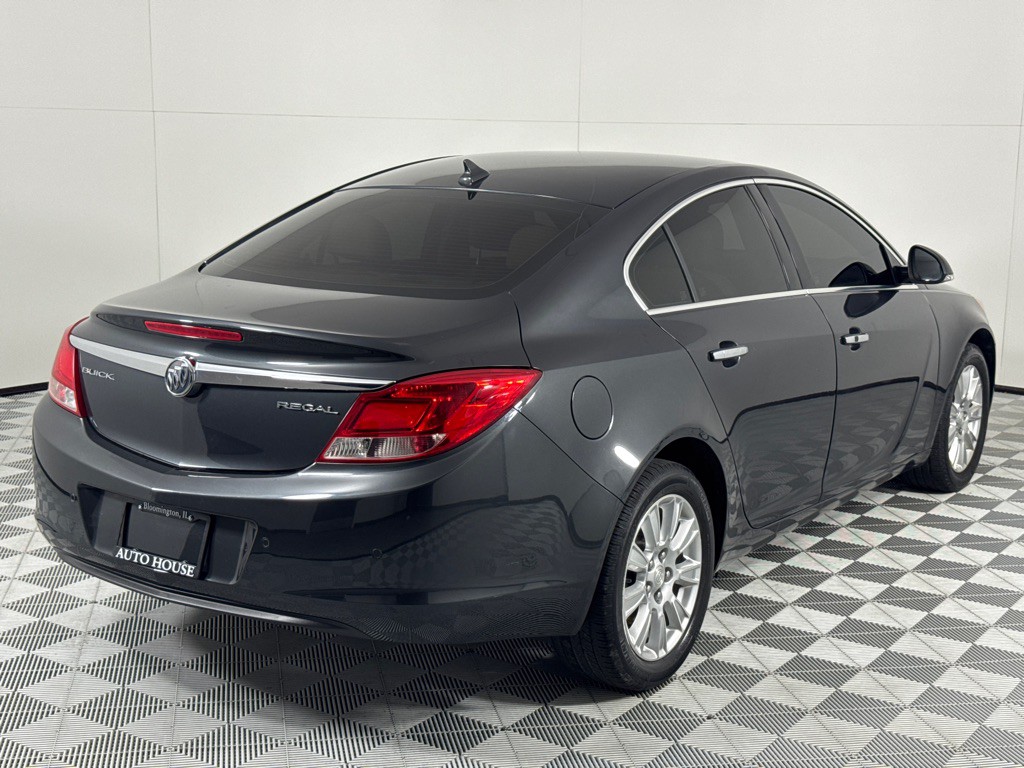 2012 Buick Regal Image 5