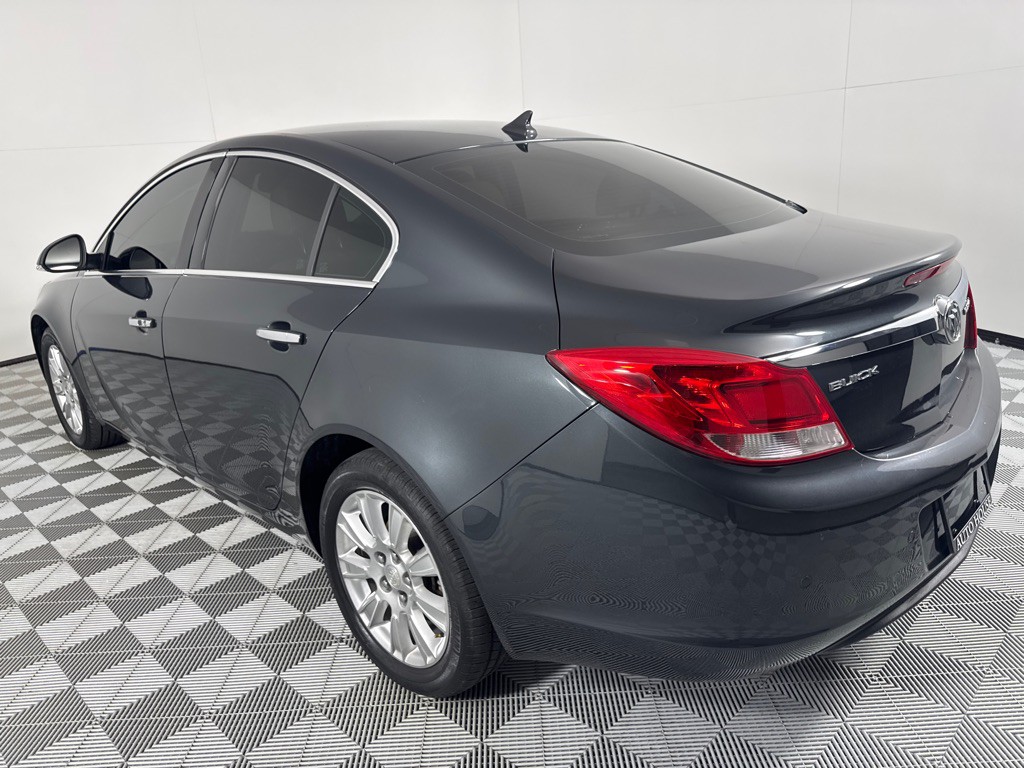 2012 Buick Regal Image 8