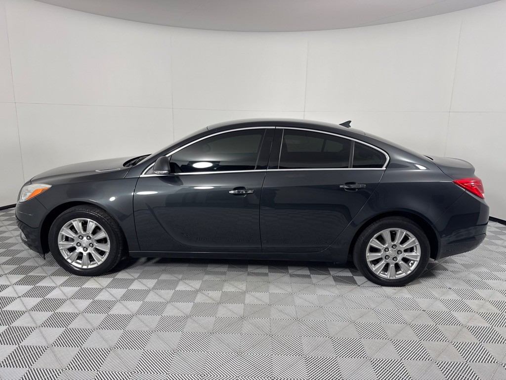 2012 Buick Regal Image 9