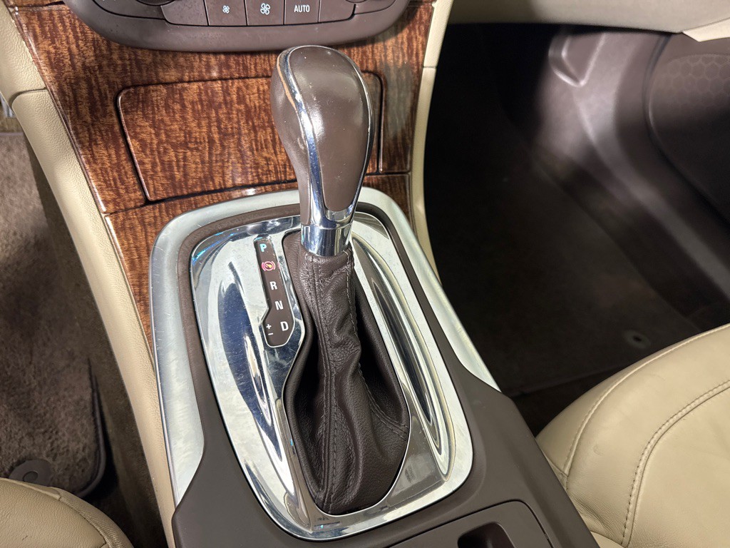 2012 Buick Regal Image 18