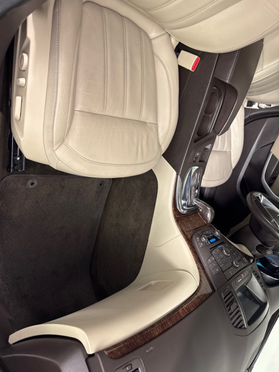 2012 Buick Regal Image 23
