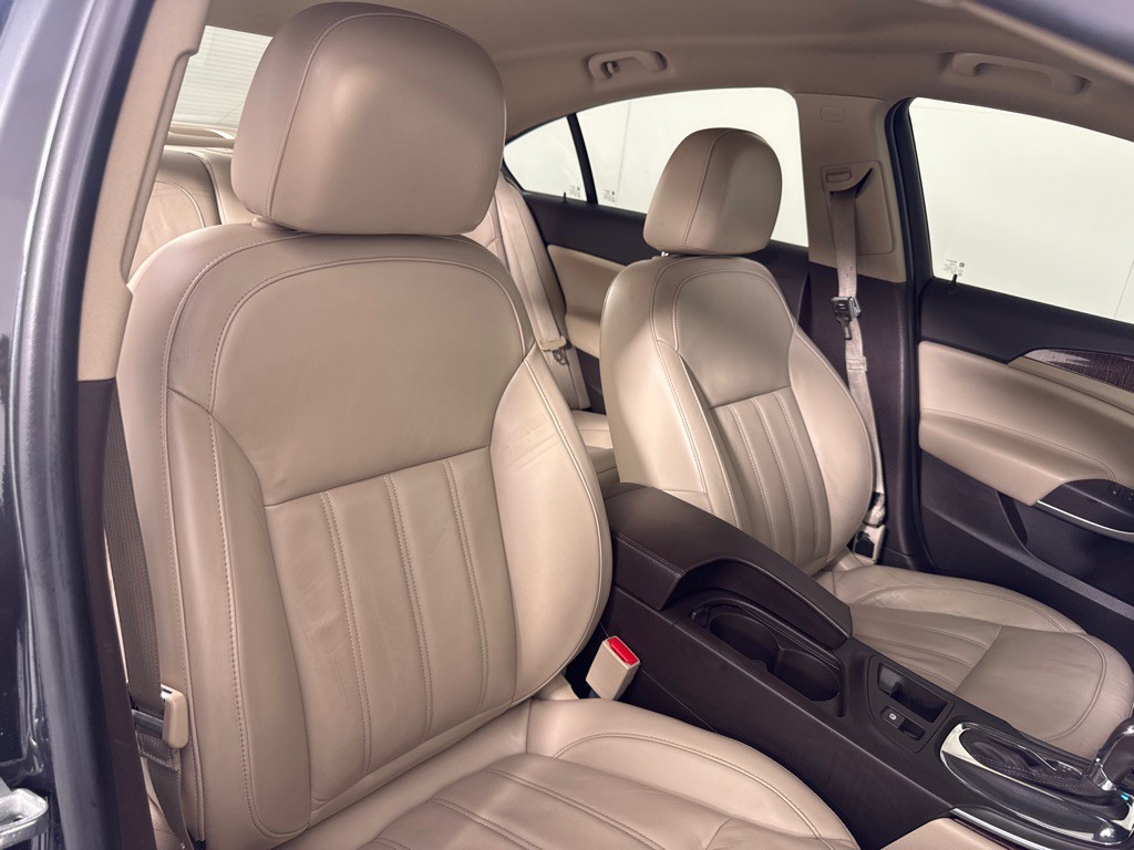 2012 Buick Regal Image 24