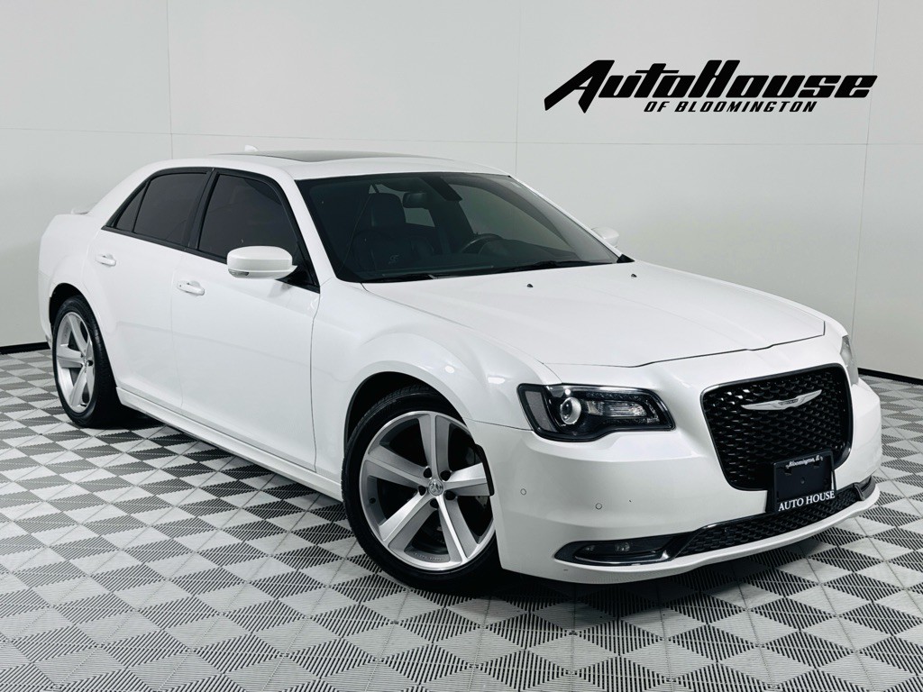 2015 Chrysler 300 Image 1