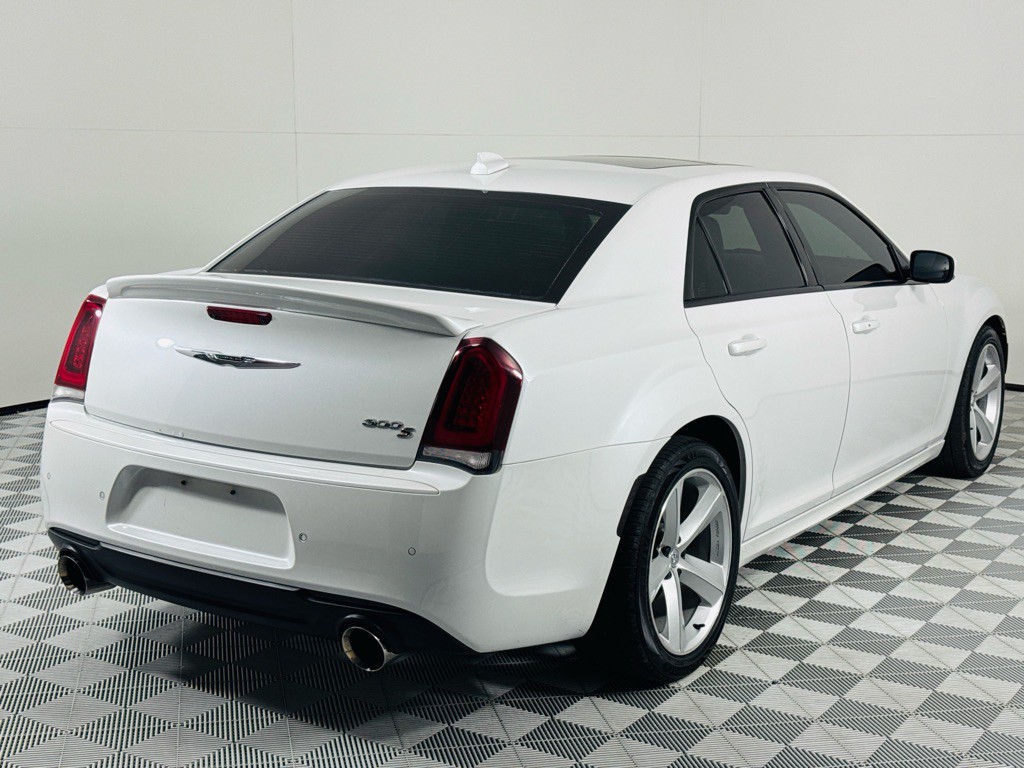 2015 Chrysler 300 Image 5