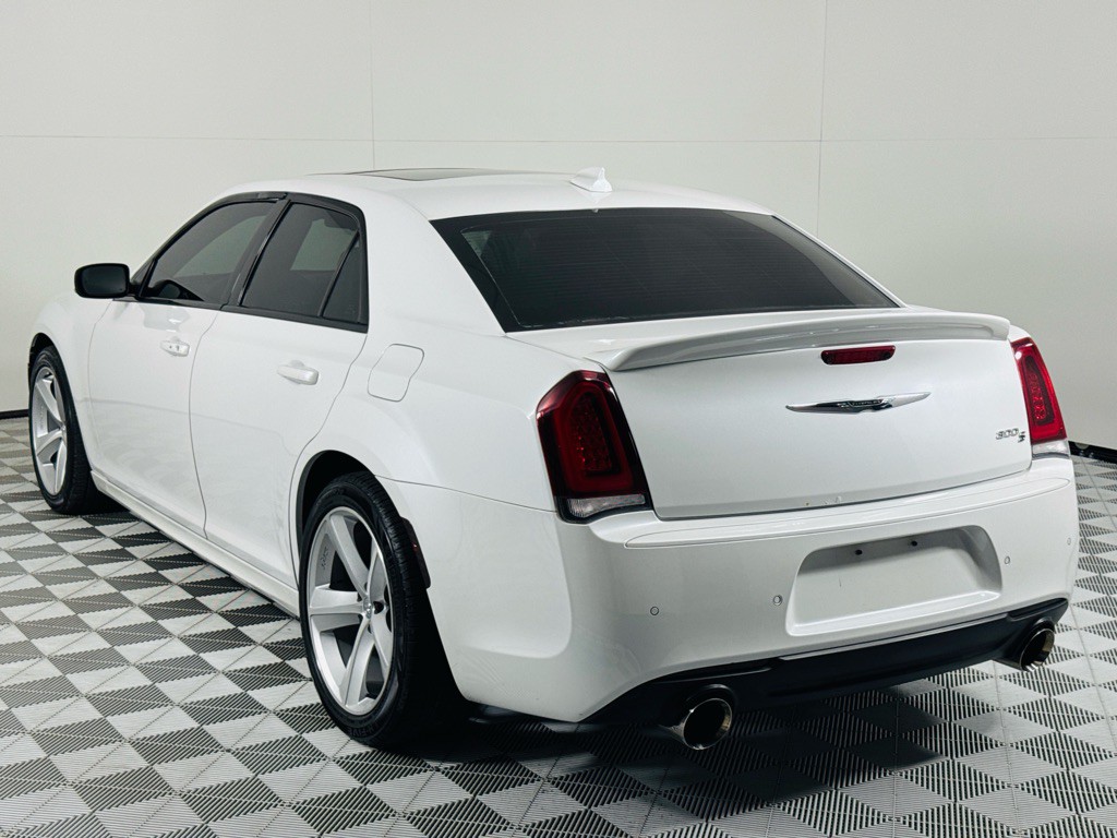 2015 Chrysler 300 Image 6