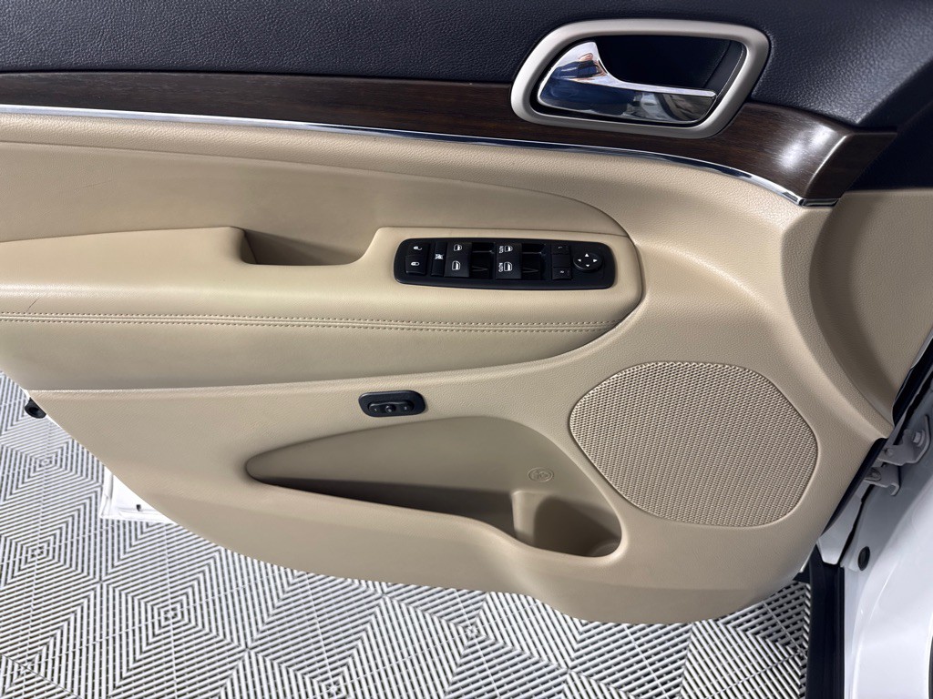 2017 Jeep Grand Cherokee Image 13