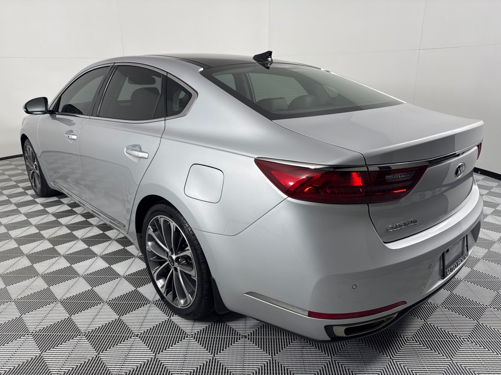 2018 Kia Cadenza Image 8