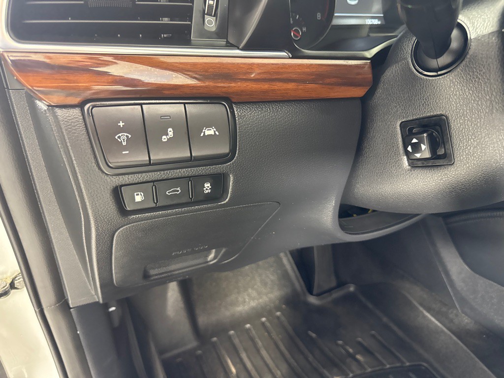 2018 Kia Cadenza Image 17