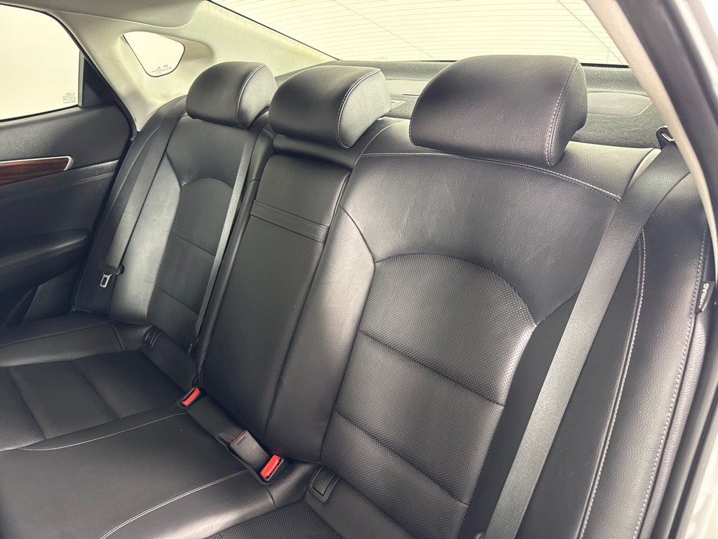 2018 Kia Cadenza Image 24