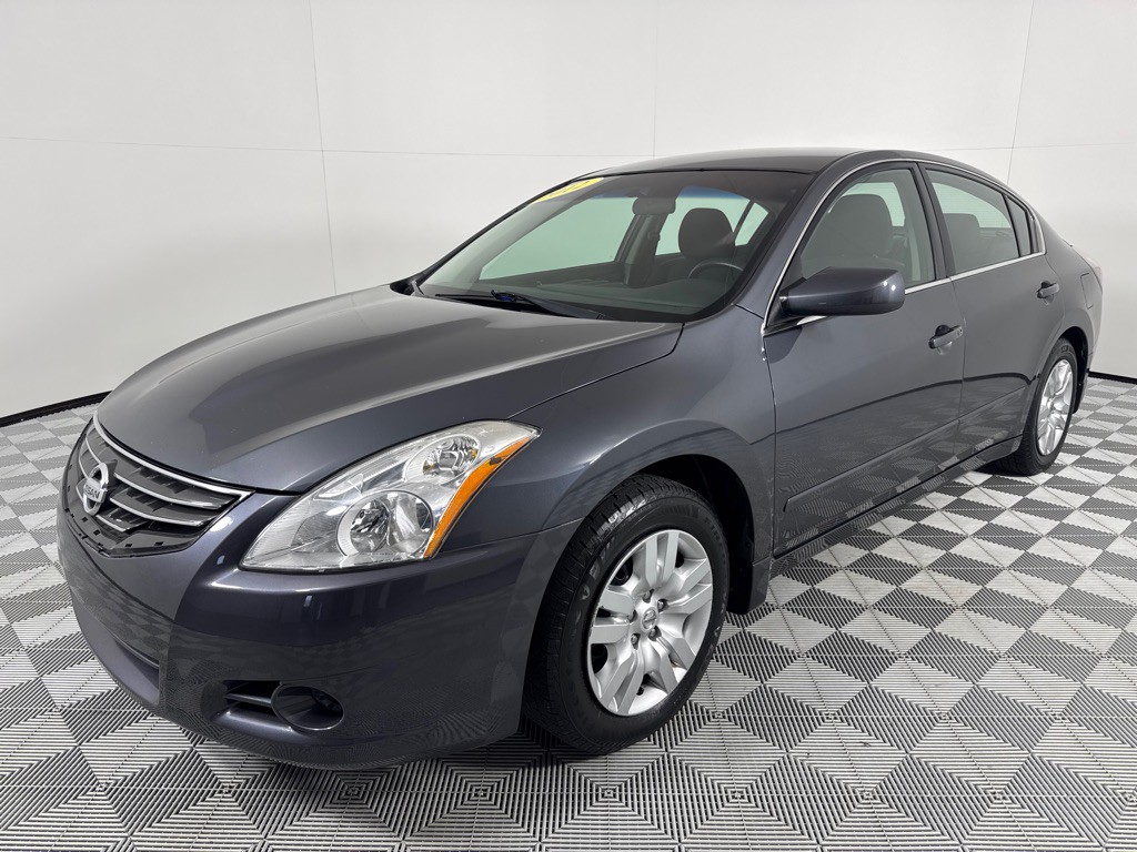2012 Nissan Altima Image 9