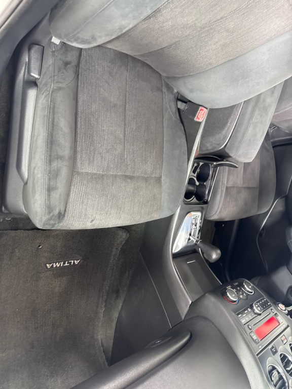 2012 Nissan Altima Image 21