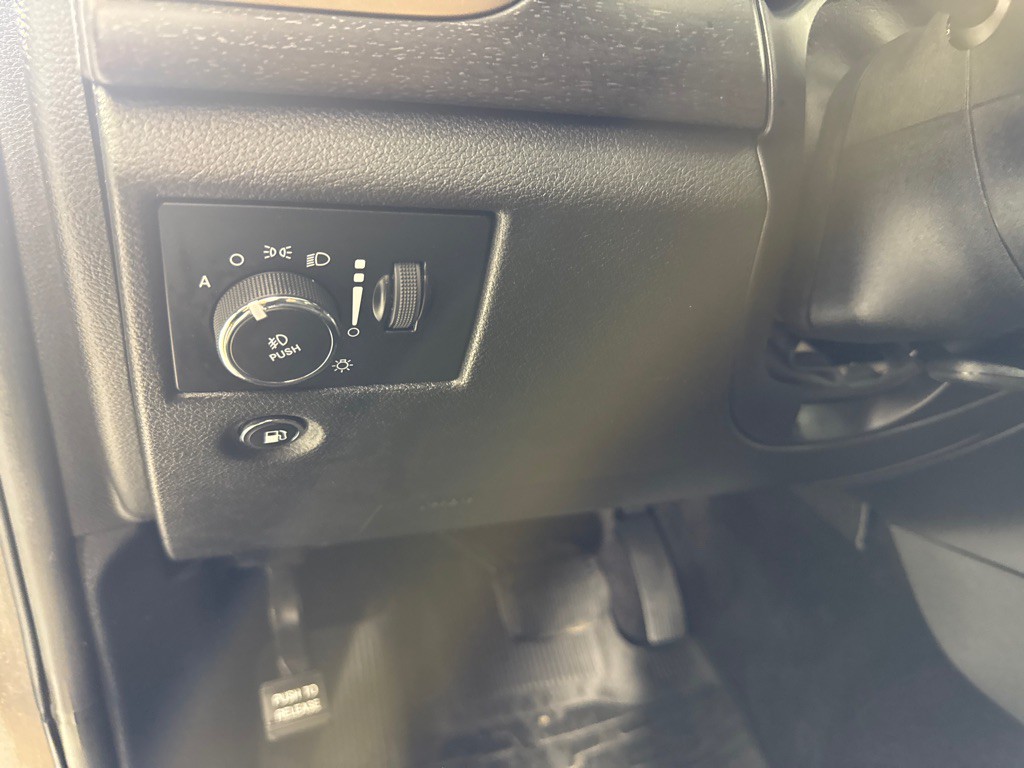 2017 Jeep Grand Cherokee Image 16