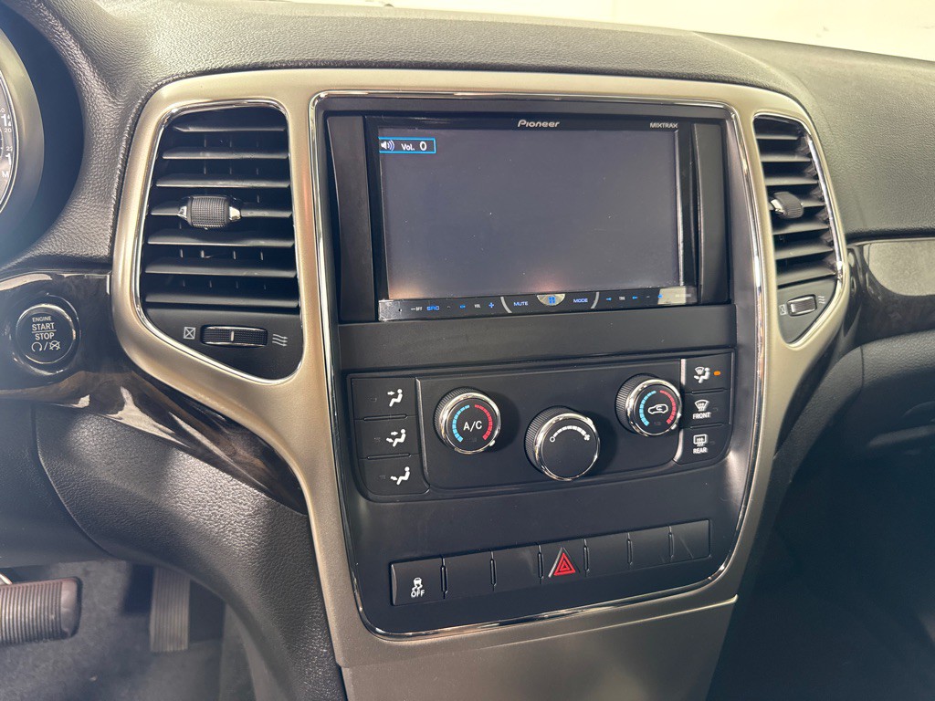 2012 Jeep Grand Cherokee Image 16