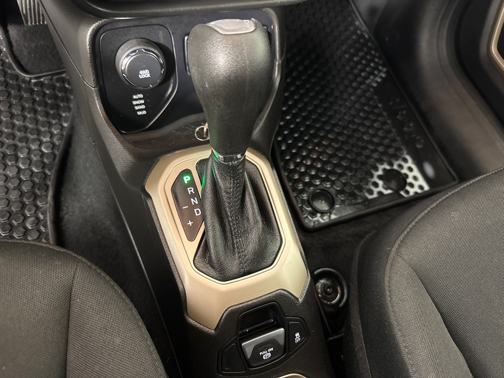 2017 Jeep Renegade Image 21