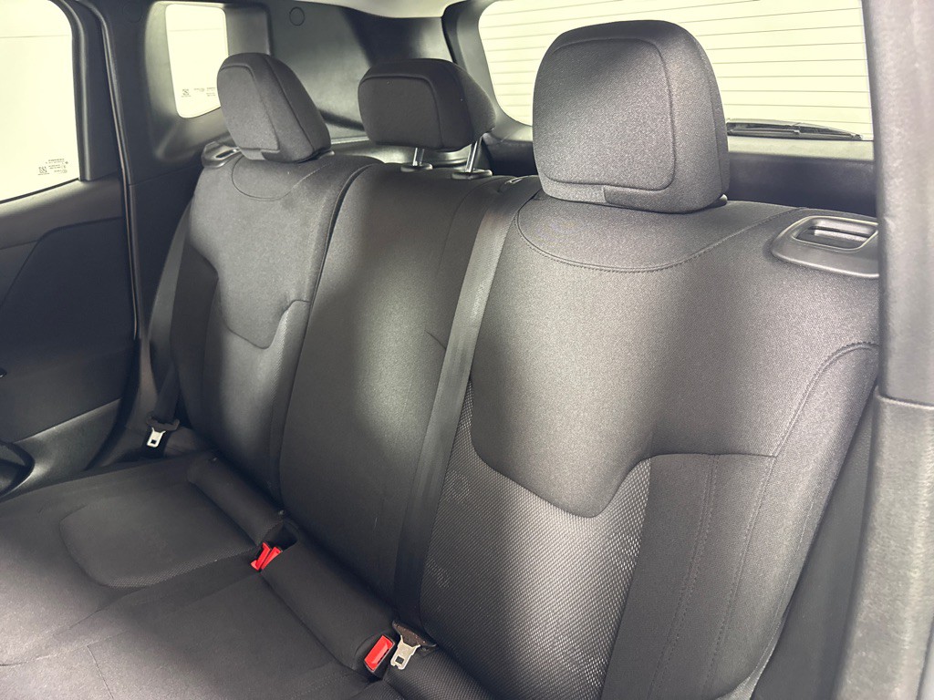 2017 Jeep Renegade Image 23