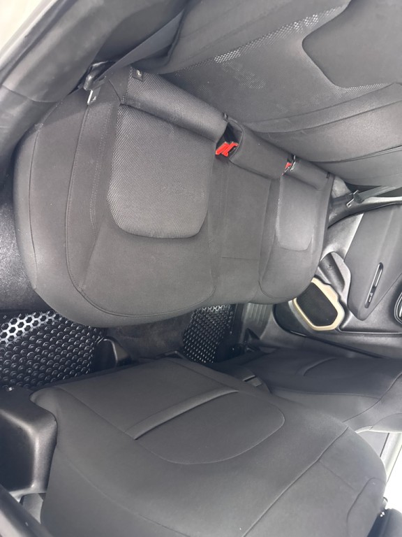 2017 Jeep Renegade Image 25