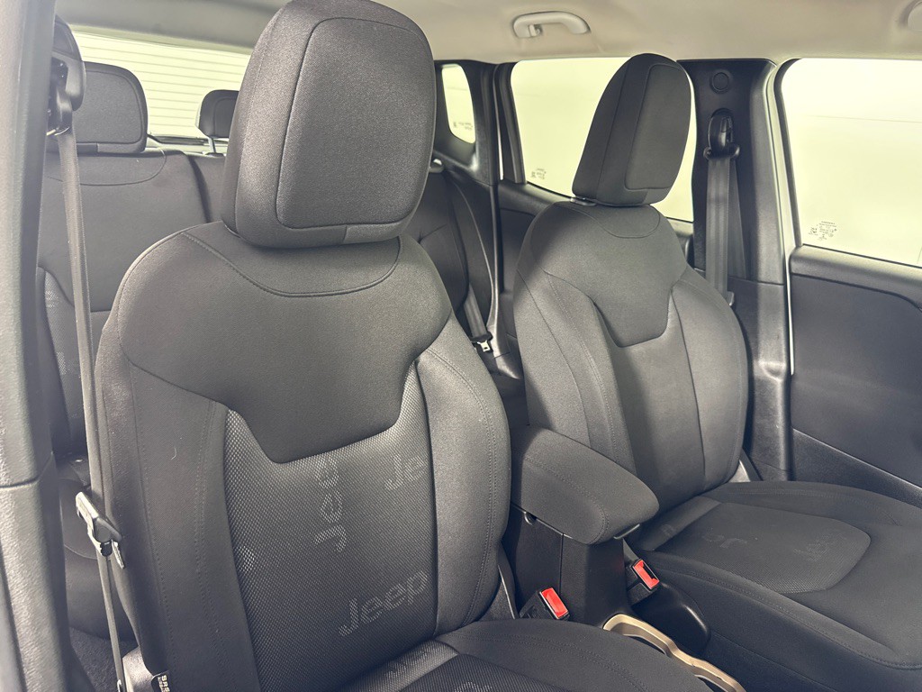 2017 Jeep Renegade Image 28