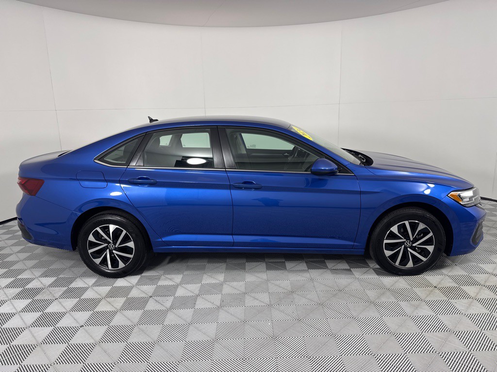 2024 Volkswagen Jetta Image 4