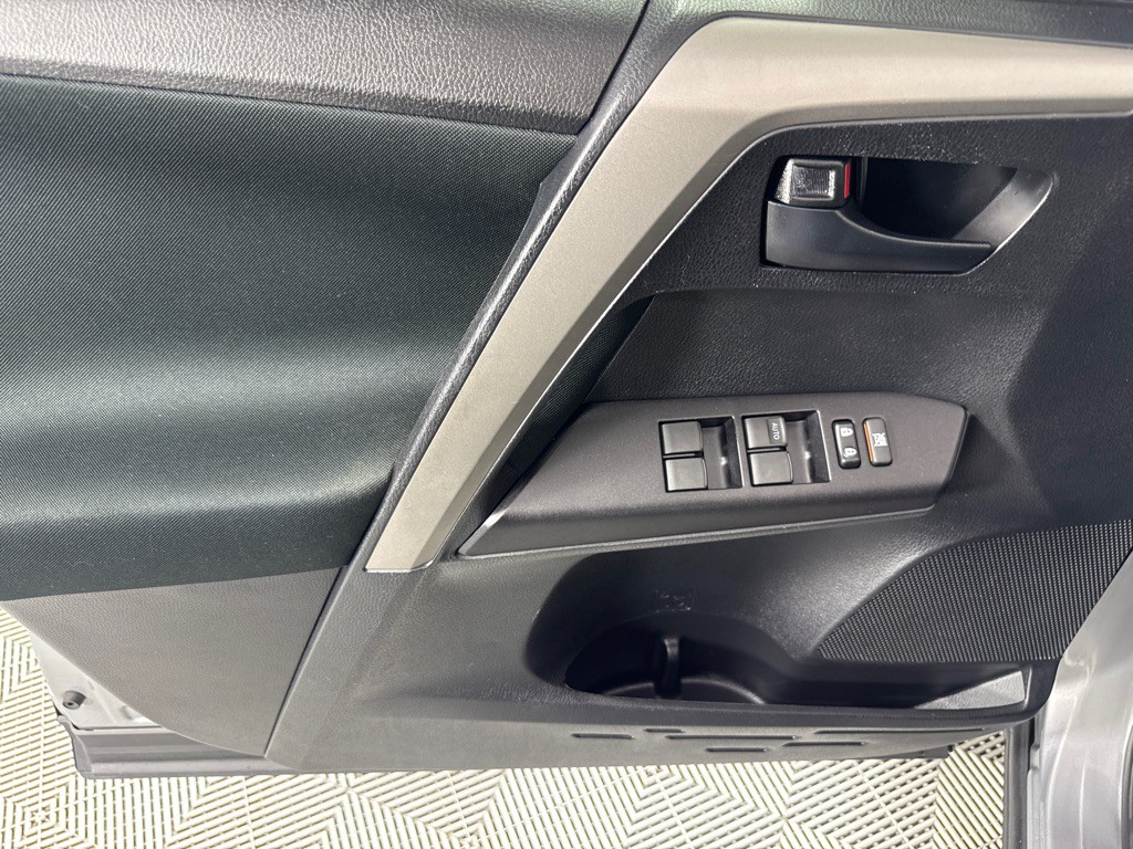 2018 Toyota Rav4 Image 12