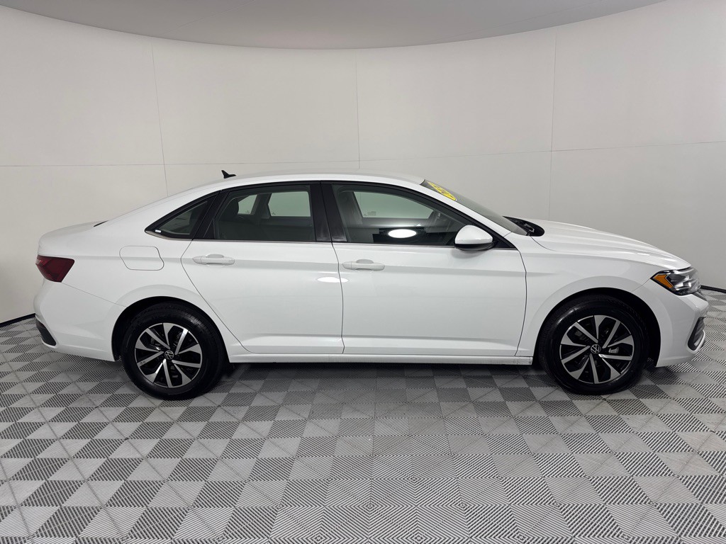 2024 Volkswagen Jetta Image 4