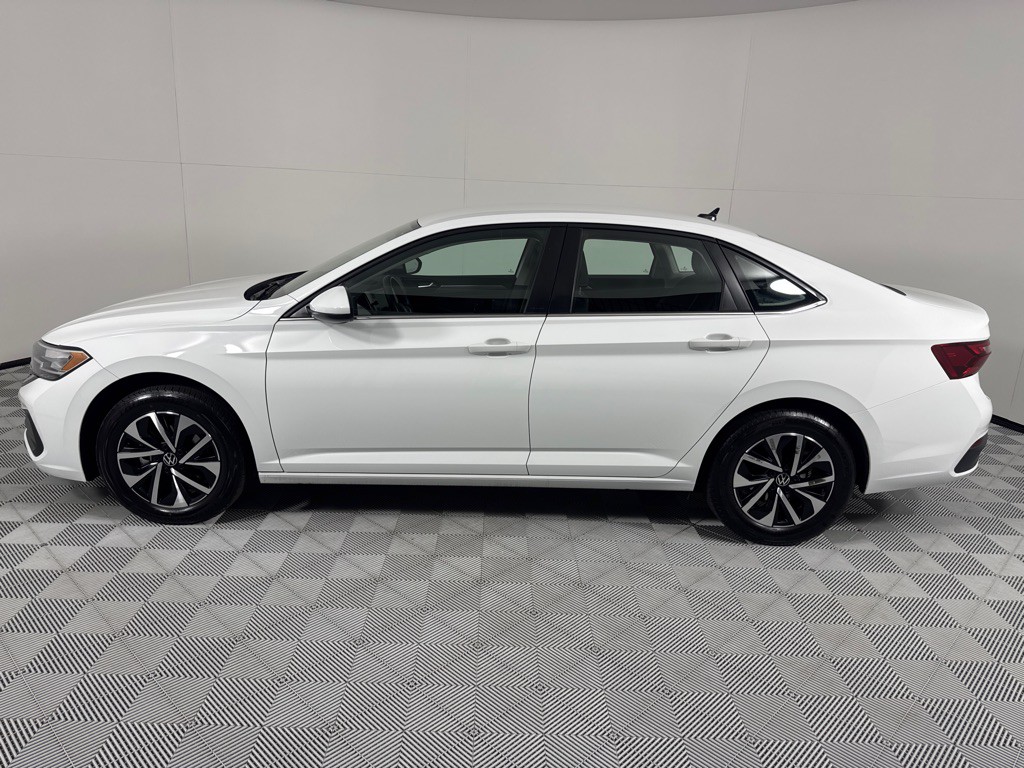 2024 Volkswagen Jetta Image 9