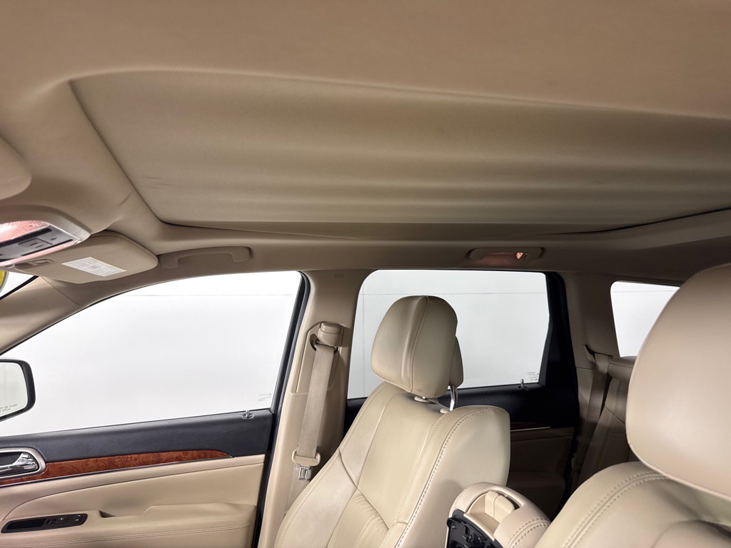 2011 Jeep Grand Cherokee Image 12