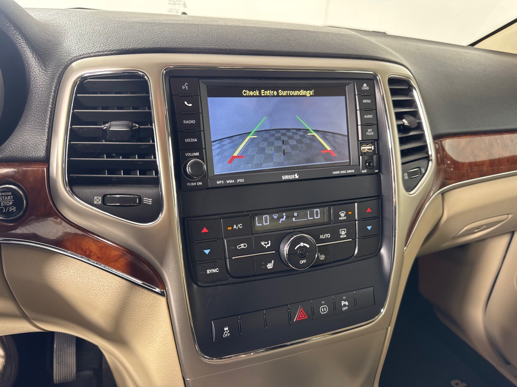 2011 Jeep Grand Cherokee Image 16