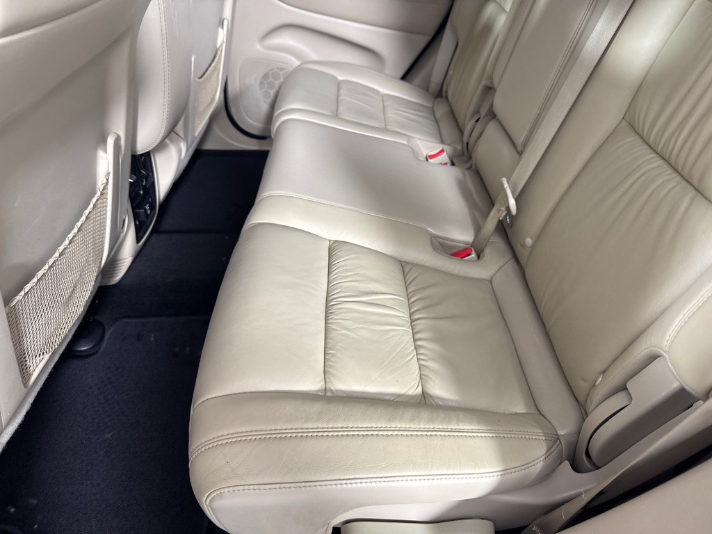 2011 Jeep Grand Cherokee Image 18