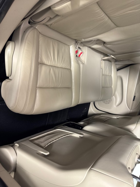 2011 Jeep Grand Cherokee Image 21