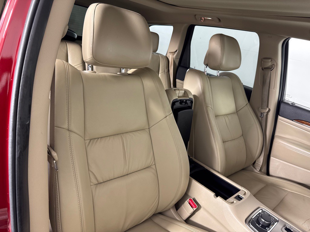 2011 Jeep Grand Cherokee Image 23