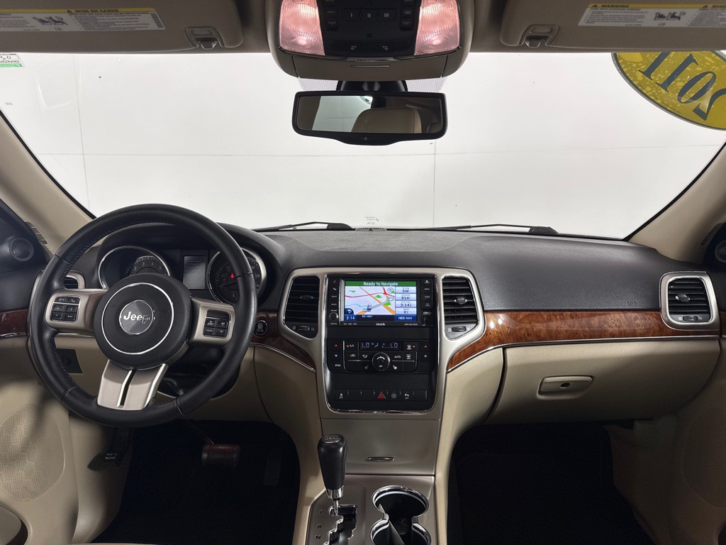 2011 Jeep Grand Cherokee Image 24