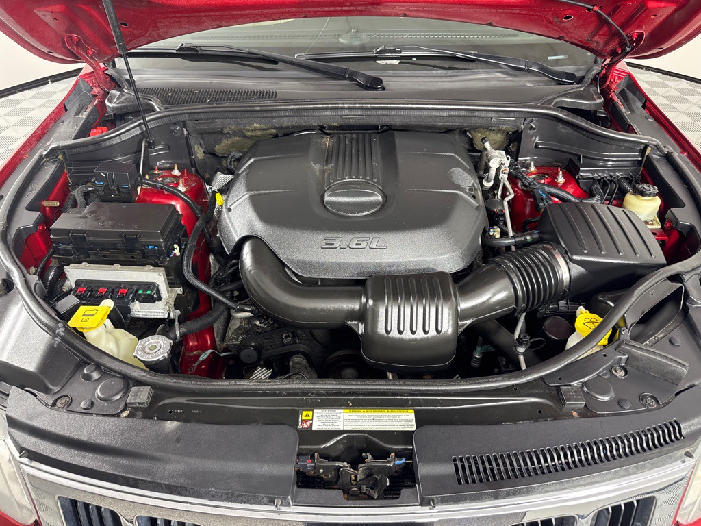 2011 Jeep Grand Cherokee Image 25