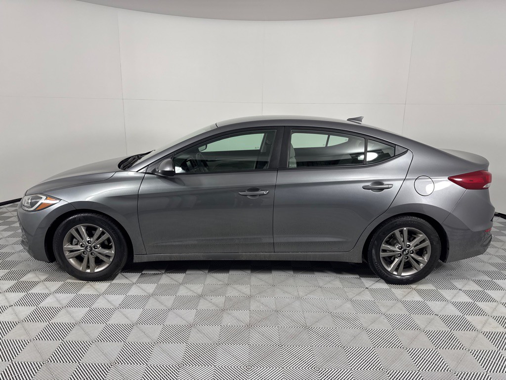 2018 Hyundai Elantra Image 8