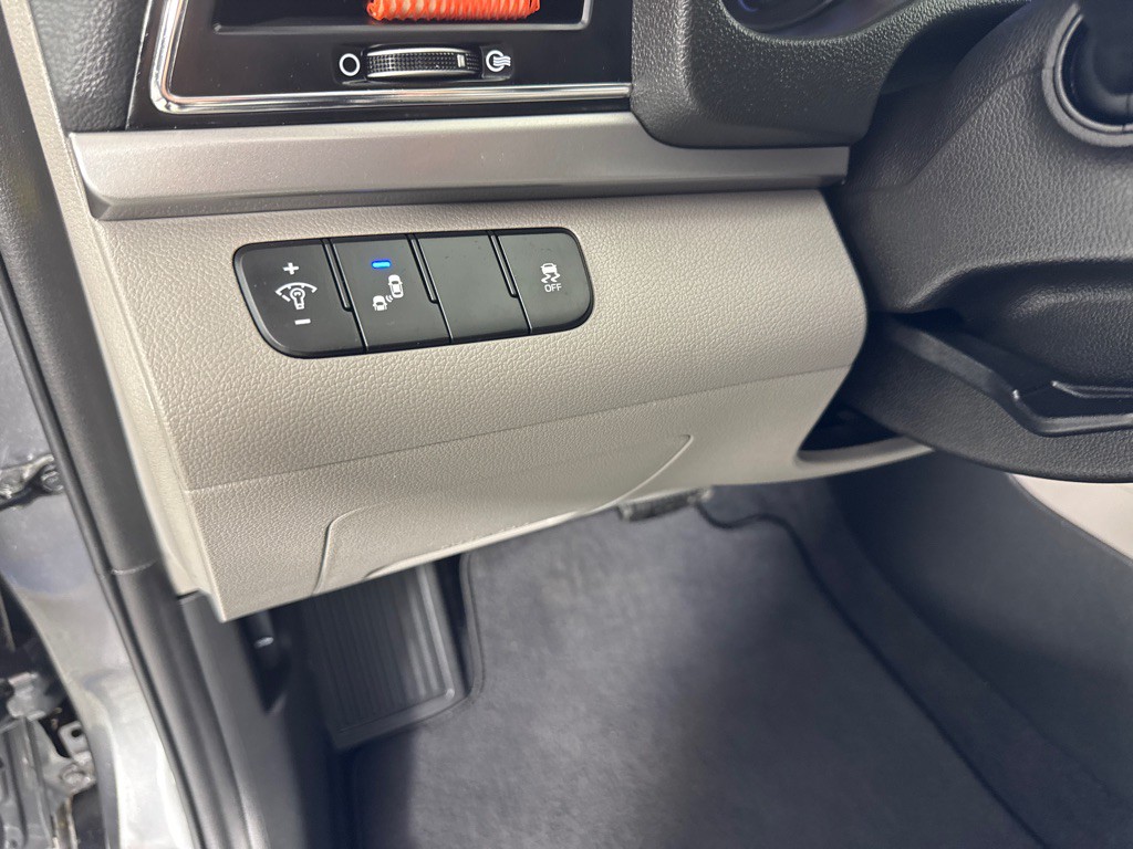 2018 Hyundai Elantra Image 14
