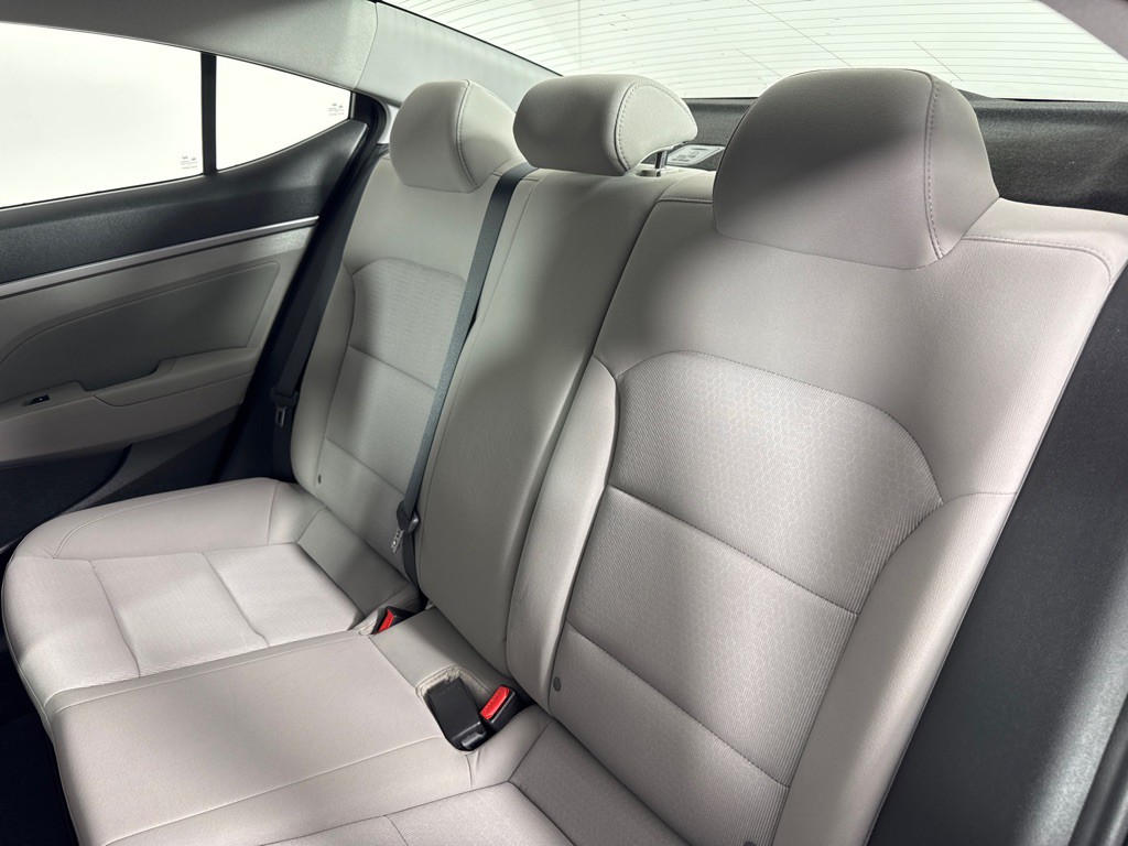 2018 Hyundai Elantra Image 20