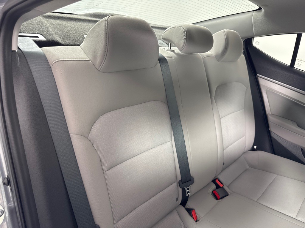 2018 Hyundai Elantra Image 22