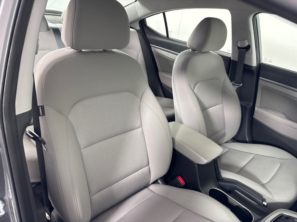 2018 Hyundai Elantra Image 24