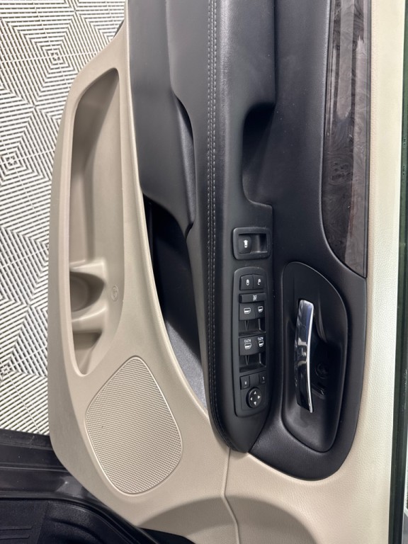 2017 Dodge Grand Caravan Image 9