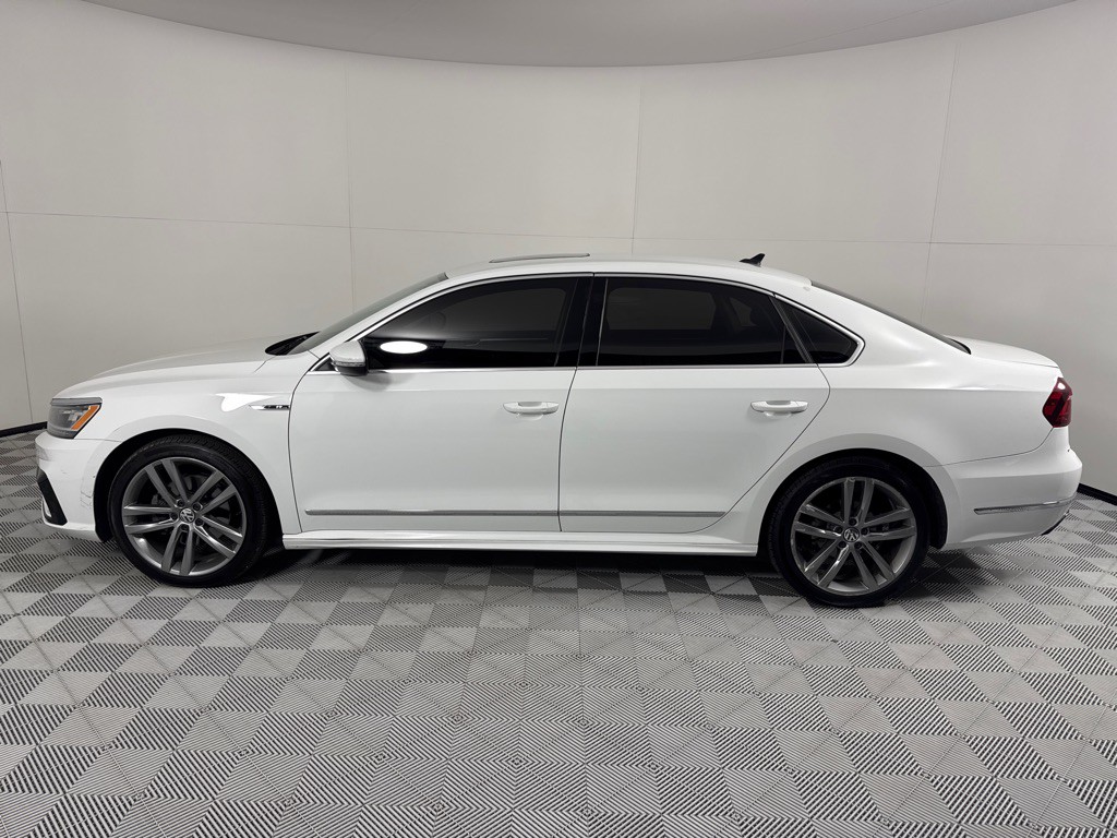 2019 Volkswagen Passat Image 8