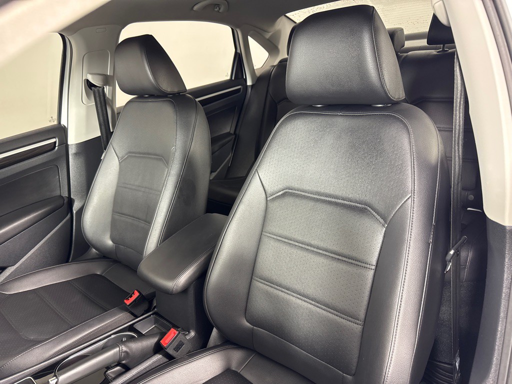 2019 Volkswagen Passat Image 12