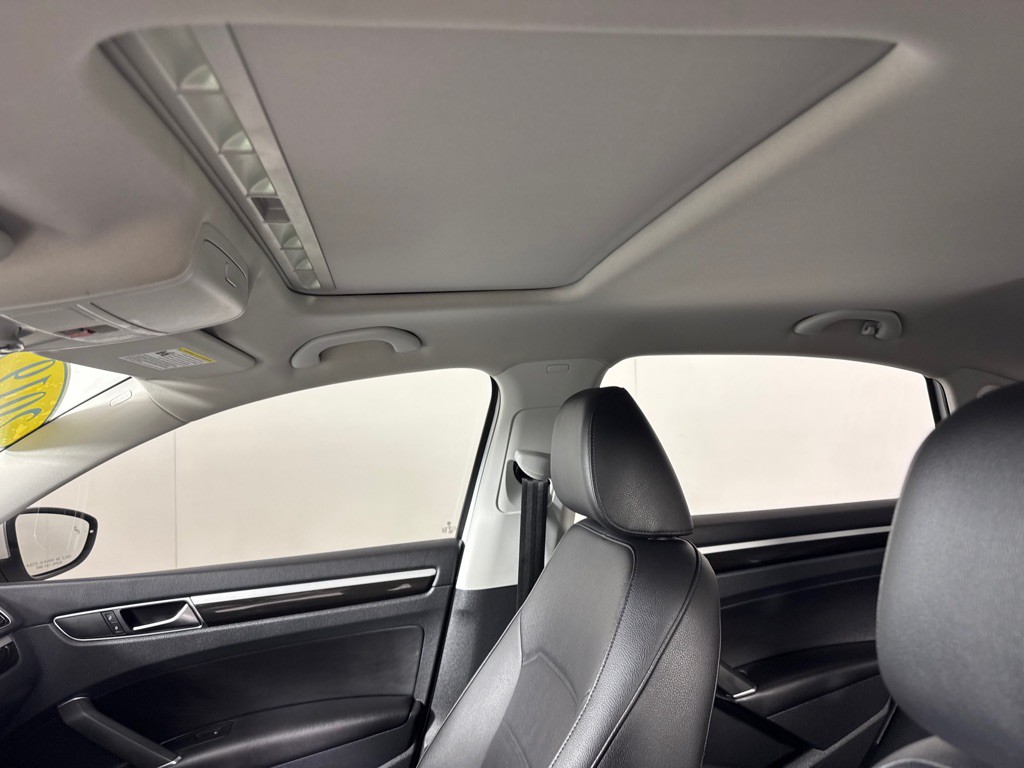 2019 Volkswagen Passat Image 13