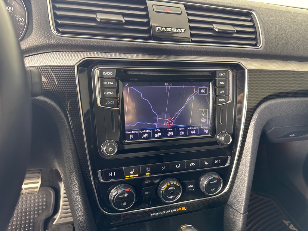 2019 Volkswagen Passat Image 16